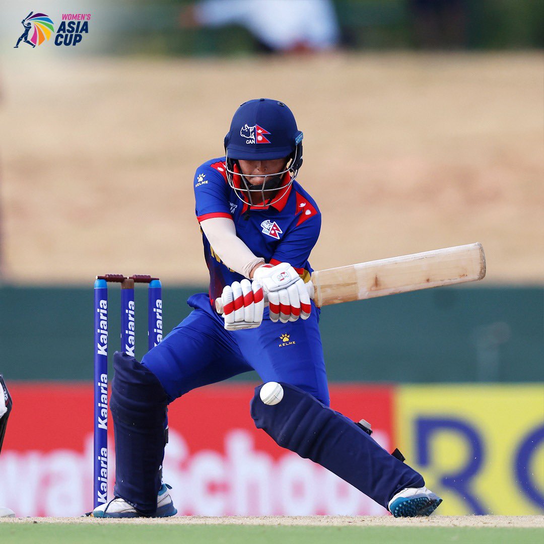 A gentle reminder to the opposition skipper: Never have 𝙩𝙝𝙞𝙧𝙙 𝙢𝙖𝙣 up in the circle when Samjhana Khadka is batting 🤭

#WomensAsiaCup2024 #ACC #HerStory #UAEWvNEPW