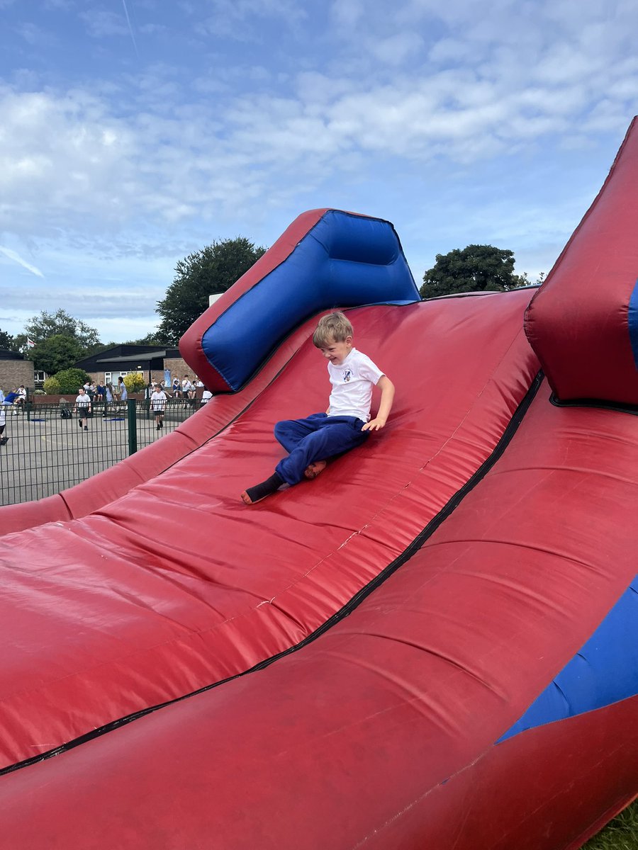 Last day fun on the bouncy castle! 🤩