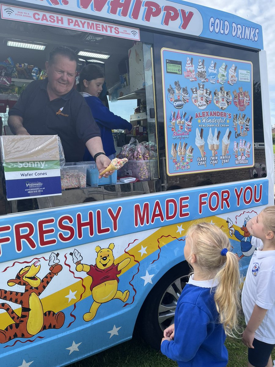 MrsFarrellOLOC's tweet photo. A tasty treat for the best class in the school from the Reception Team 🍦 https://t.co/BnKILiMOB5