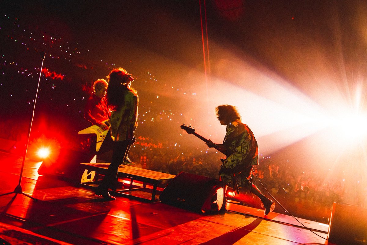 super_beaver's tweet photo. 【#バズリズム 】

「バズリズム LIVE -10th Anniversary-」

国立代々木競技場 第一体育館

バズリズム10年目のお祝い！
4日間続くイベントのトップバッターとして目一杯お届けさせて頂きました！

最高に楽しいライブをありがとうございました！また会いましょう！！

photo by @cazrowAoki 
#SUPERBEAVER