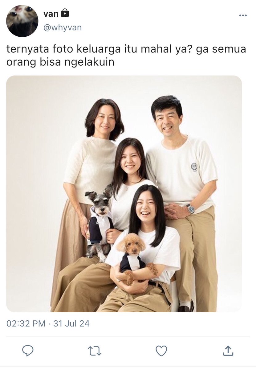 what if ; keluarga gue udah cemara?

—ahyeon baby monster (few tweets)
#kehilanganperan