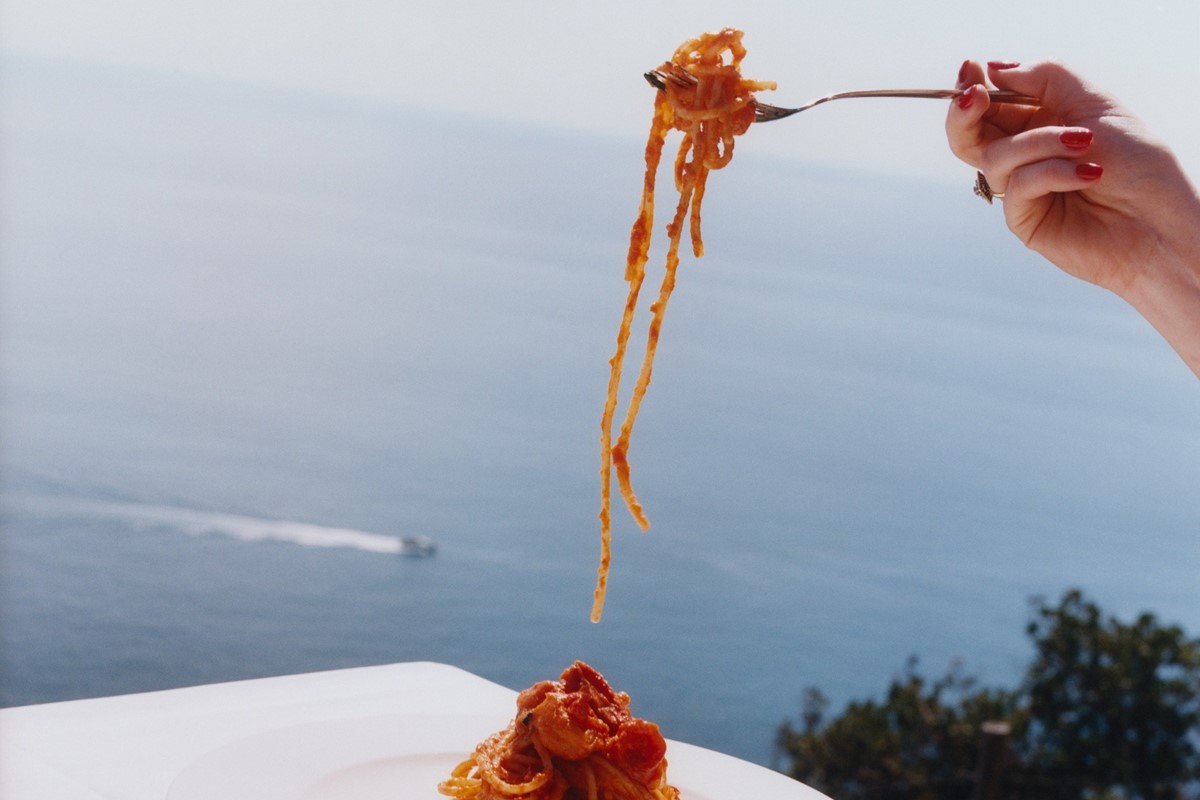 A Recipe for Elizabeth Taylor’s Favourite Spaghetti Pomodoro: Made with three different types of tomato combined with a few special techniques and touches, this twist on the classic spaghetti pomodoro is an unfussy dish well-suited for the summer months dlvr.it/T9p8VF