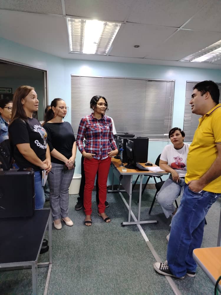 Ayer visitamos la EPSDC de Atención Tecnológica de Ejido, un hermoso proyecto realizado por la Comuna Yuban Ortega en el Municipio Campo Elias del Estado Mérida.

Adelante esos hombres, mujeres y juventud que luchan por la Ciencia y Tecnología al servicio del pueblo.