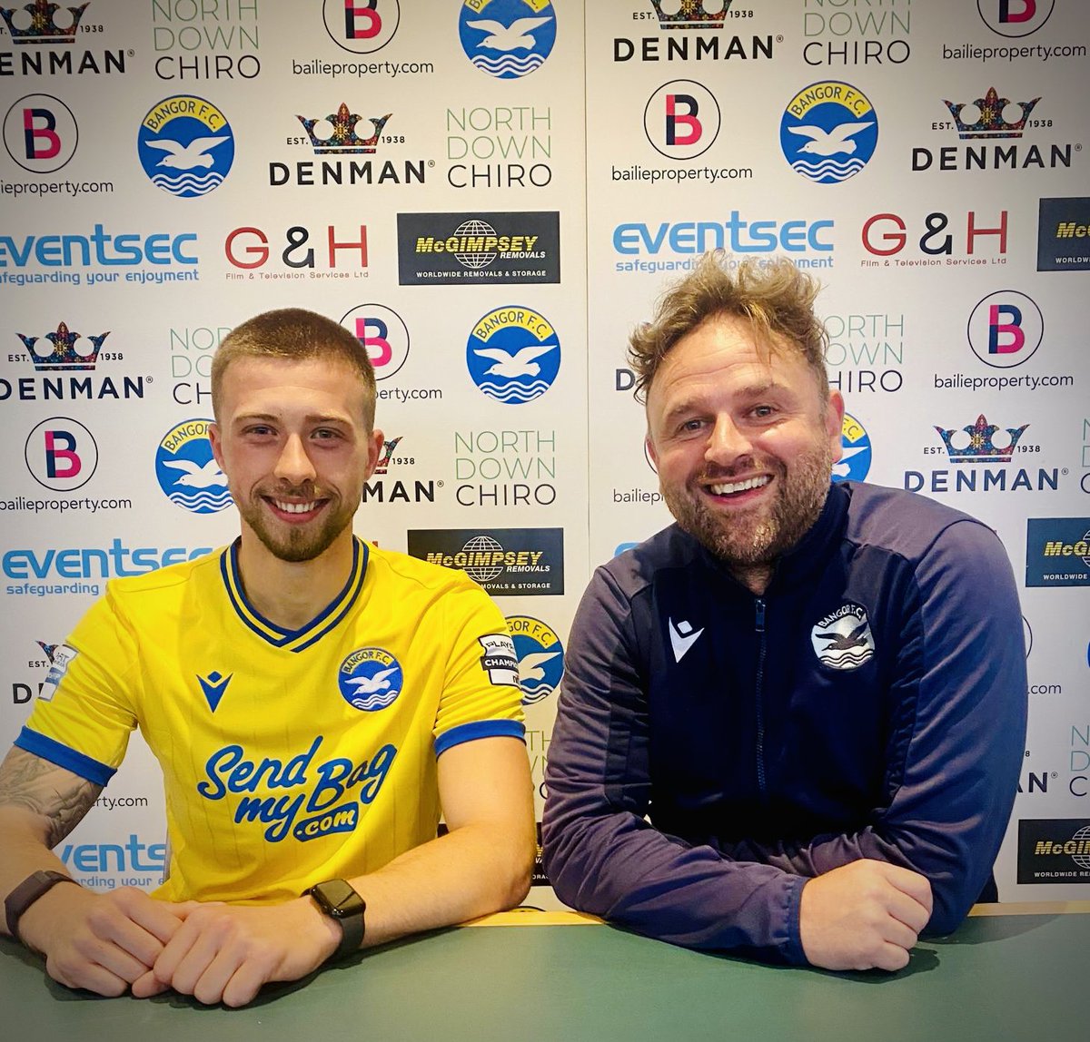 bangorfc's tweet photo. ✍🏻 𝙈𝙖𝙭 𝘿𝙖𝙫𝙞𝙙𝙨𝙤𝙣

Welcome back to Clandeboye Park. 

Having played for the Seasiders during the shortened 2020/21 season, the 21 year old defender re-joins the Seasiders after spells with Cefn Druids, 1874 Northwich and Burscough. 
 
🟡🔵 https://t.co/9ahpdwOlka