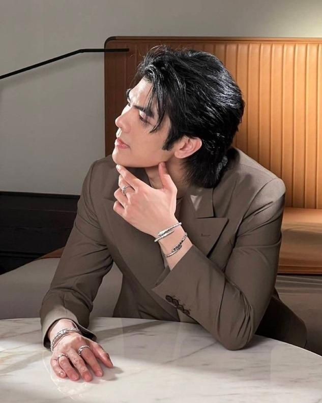 ๐๐๐๐ (@thekinn__) on Twitter photo แ
 
        "Don't trust everything you see, even salt looks like sugar. But there is something you can trust at first glance: when you see me, it means I am watching you."
แ
  แ
 
        "Don't trust everything you see, even salt looks like sugar. But there is something you can trust at first glance: when you see me, it means I am watching you."
แ