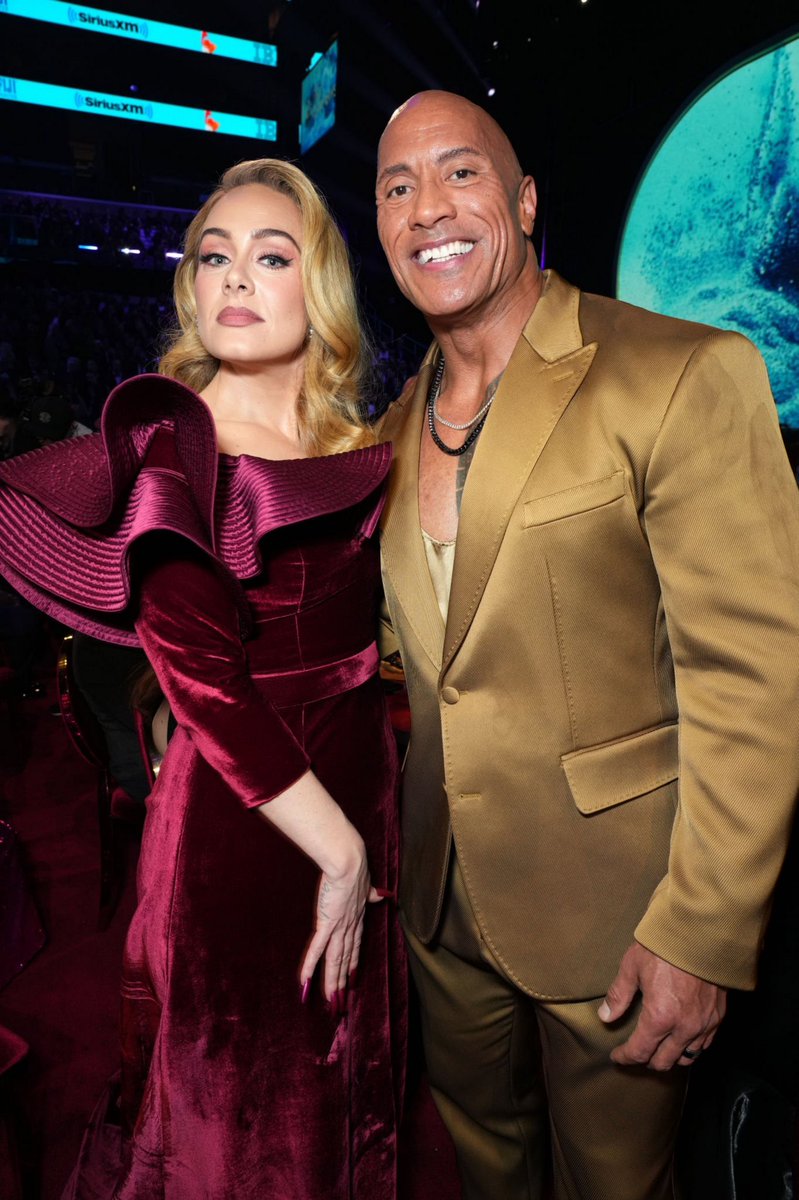 adelelauriebra's tweet photo. DIVA ACESSÍVEL | Adele é incrível, uma celebridade acessível que encanta o mundo com sua voz poderosa e presença autêntica. Dos encontros abaixo qual é o seu preferido? #adeleetheweeknd #beydele #adeleelizzo #adeleetherock https://t.co/aN9u2QjlzB