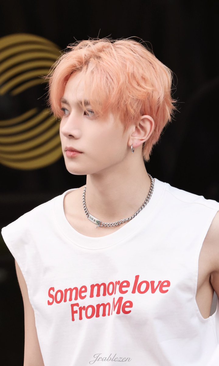 jrablezen's tweet photo. 240719 퇴근

#ENHYPEN #엔하이픈 #HEESEUNG #희승 #이희승 #ヒスン https://t.co/5HZ61hHbMt