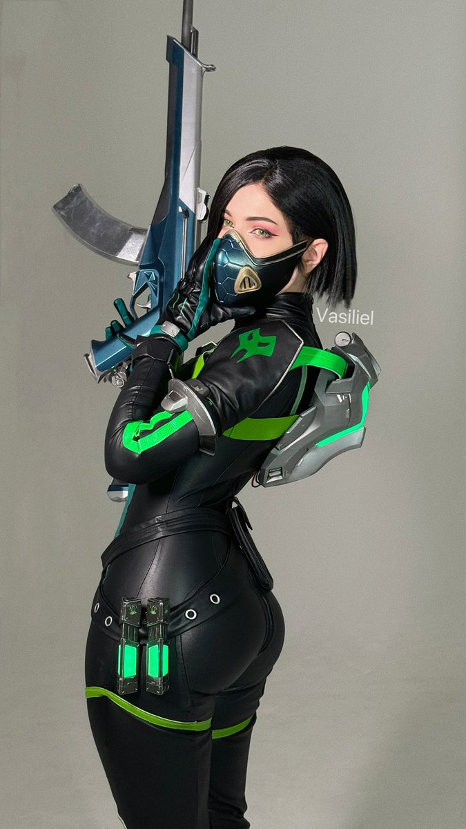 My cosplay Viper from Valorant