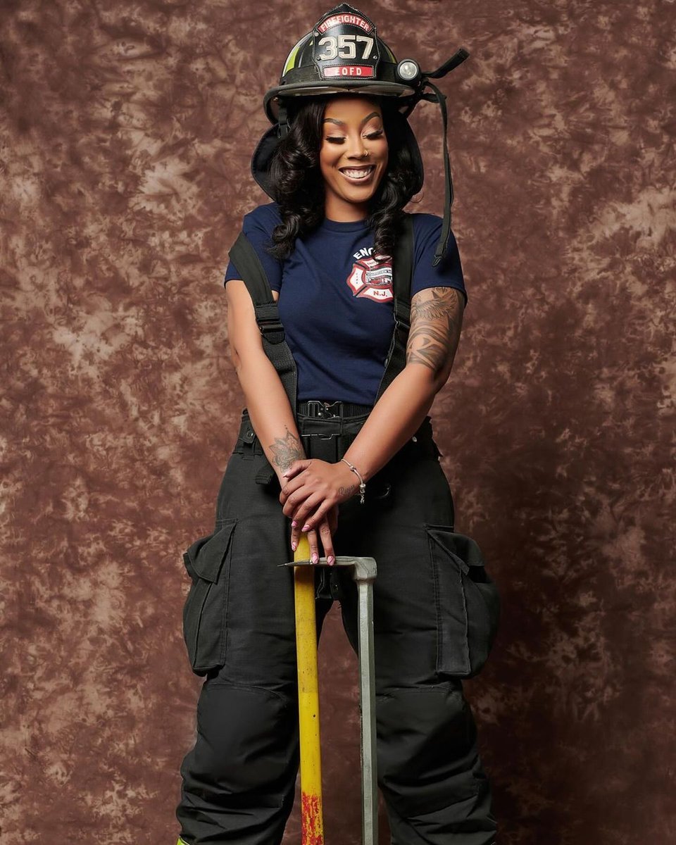 watchtheyard's tweet photo. Some women are lost in the fire &amp; some are built from it. 🔥👩🏾‍🚒🔺🐘

Shout out to this soror of Delta Sigma Theta!

@luckthagod
📷: @nesbitdigital https://t.co/GL2FBZnsld