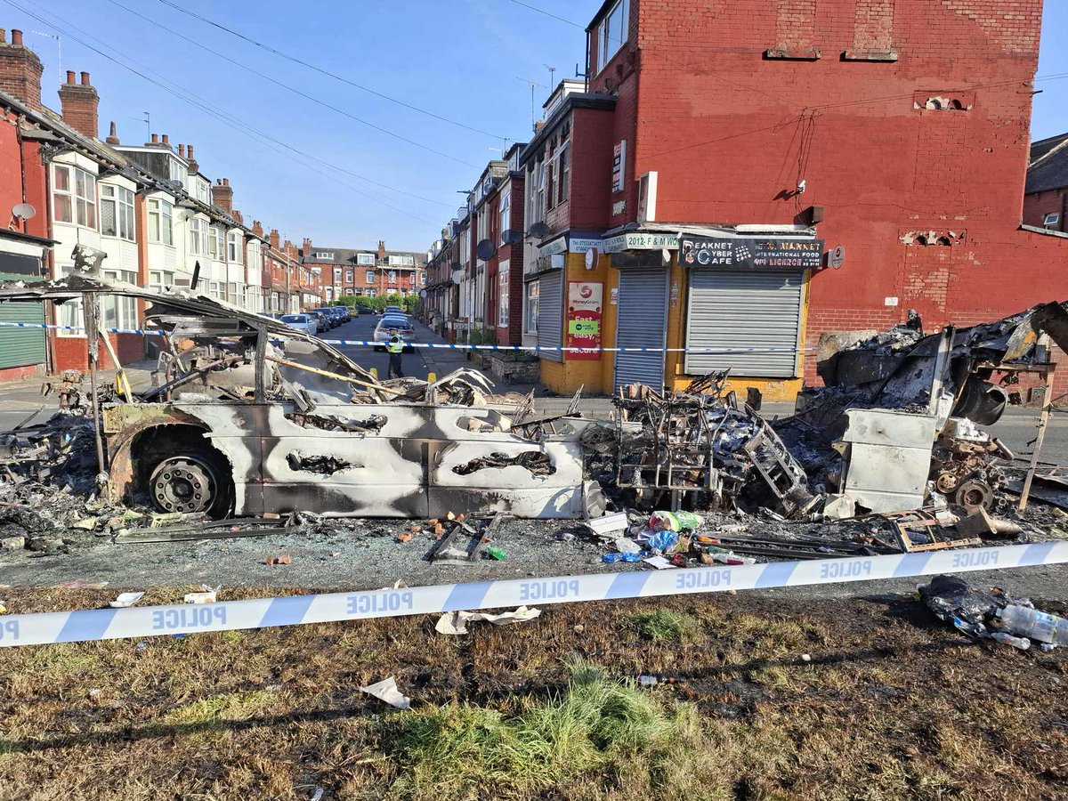 pkmacman's tweet photo. Just another quiet night in Harehills last night.... and the aftermath this morning! https://t.co/dXr6EYNz6y