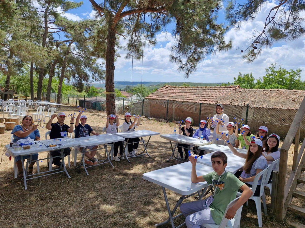 trakya_univ's tweet photo. 🌿 Trakya Üniversitesinin yürütücü olduğu TÜBİTAK 4008 ‘’Doğa Farkındalığına Yolculuk’’ projesi tamamlandı. 

🌐 https://t.co/jehKRsUoXa

#trakyaüniversitesi #tübitak #proje #doğafarkındalığınayolculuk https://t.co/grR7H81ODq