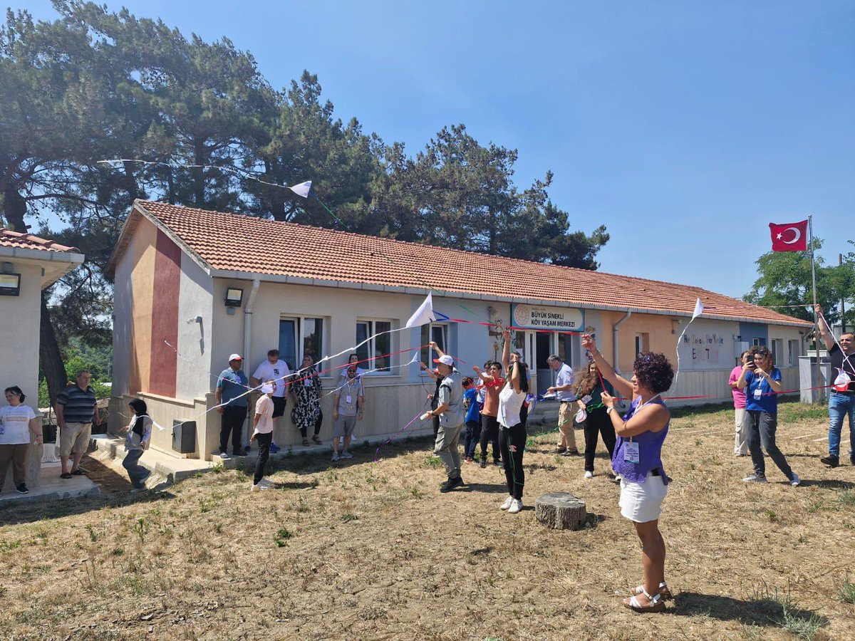 trakya_univ's tweet photo. 🌿 Trakya Üniversitesinin yürütücü olduğu TÜBİTAK 4008 ‘’Doğa Farkındalığına Yolculuk’’ projesi tamamlandı. 

🌐 https://t.co/jehKRsUoXa

#trakyaüniversitesi #tübitak #proje #doğafarkındalığınayolculuk https://t.co/grR7H81ODq