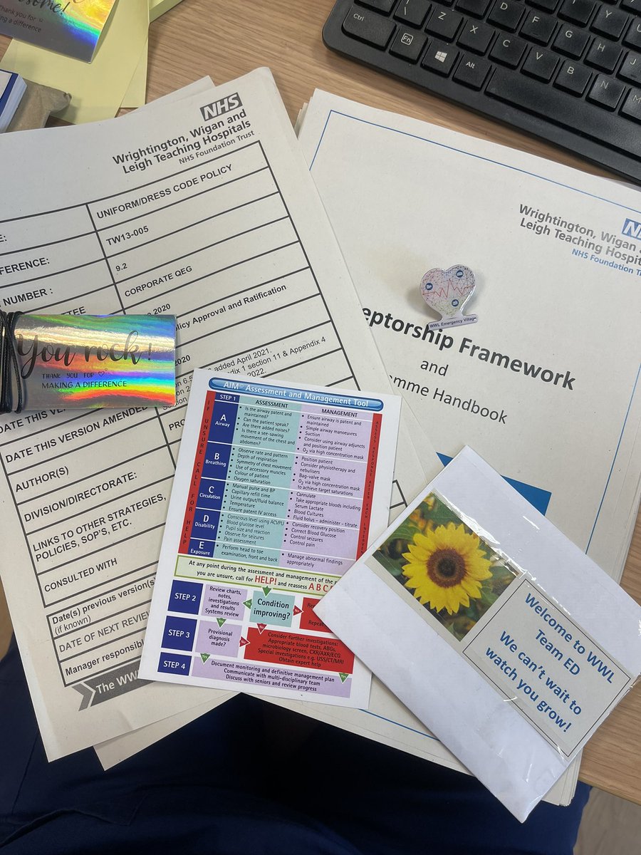 Kirstie130's tweet photo. Another lovely morning with a newly qualified nurse providing a new starter pack and Department Tour as they prepare to join us in Team @wwl_ecc 🌻🌻 https://t.co/3eK0qWuoIQ
