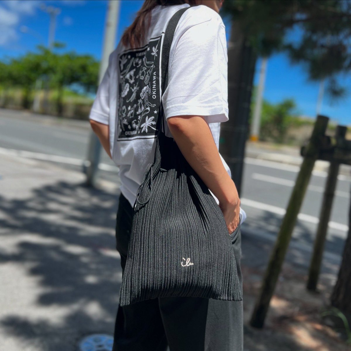 ilu098's tweet photo. New！可愛い巾着バッグ。
ブラウン色と
ブラック色から選んでね♫

================
- 販売 - 
店舗:  7/20(土)11時
Web:  7/20(土)20時
================ https://t.co/vx2qeYCFYI