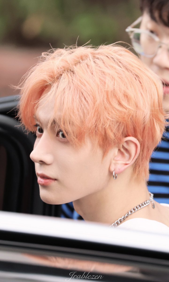 jrablezen's tweet photo. 240719 뮤직뱅크 퇴근

#ENHYPEN #엔하이픈 #HEESEUNG #희승 #이희승 #ヒスン https://t.co/G9dSKMfQup