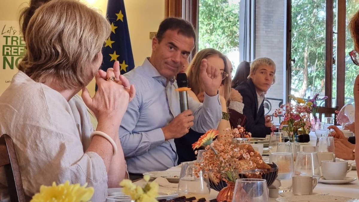 Sandro Gozi tweet media