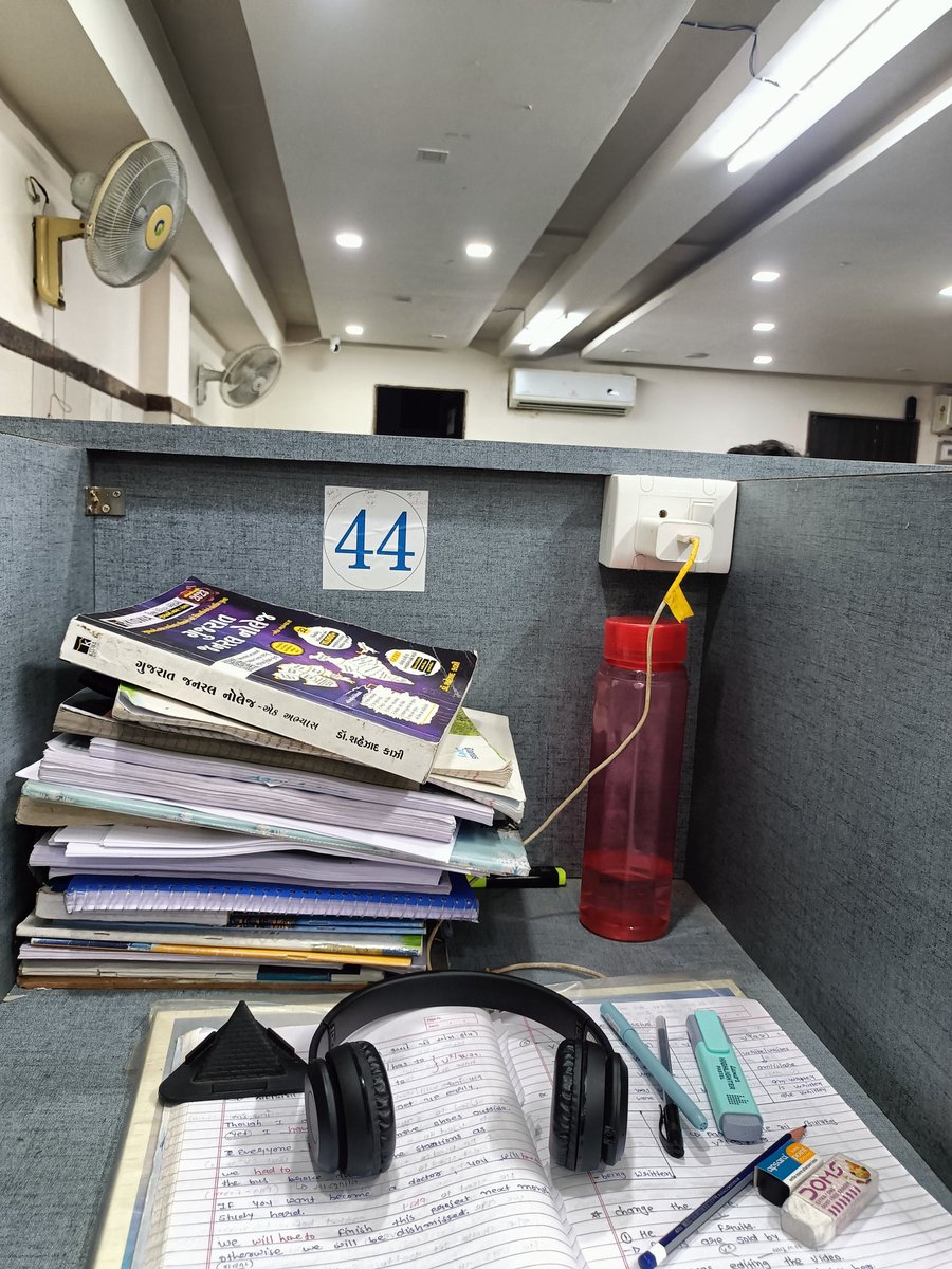 ravi_5523's tweet photo. સમજીને વાંચવું અને વાંચીને સમજવું - એમાં સ્પર્ધાત્મક પરીક્ષાની તૈયારીનો સાર આવી જાય છે.
 #દીપક_મેઘાણી ('વ્યૂહચક્રવ્યૂહ'માંથી) 
@DeepakMeghani https://t.co/x9AzOSFIjA
