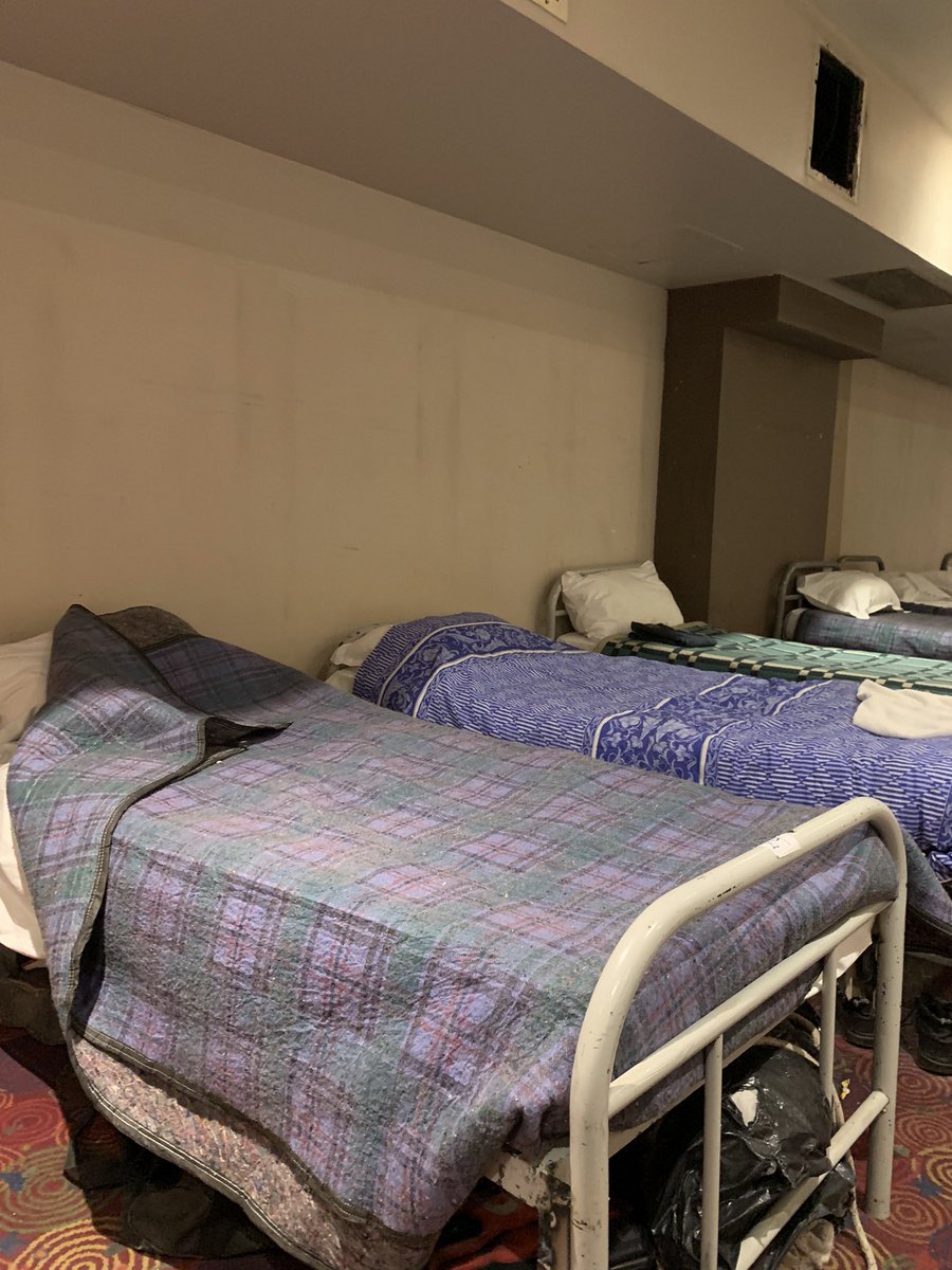 MailenSanchez5's tweet photo. Nuevo Refugio para personas en situación de calle en un espacio cedido por el Hotel Huentala. Pueden ir hombres de 50 a 65 años y hay cupo de hasta 40 personas. Les dan cena, desayuno y pueden ducharse. @LVDiez https://t.co/zXm0nCjTOD