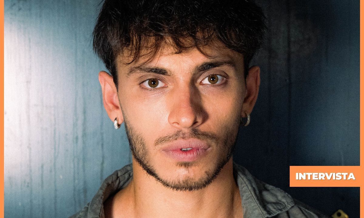 AllMusicItalia's tweet photo. Con un ritorno alle origini, Dennis ci racconta in una videointervista le sue nuove consapevolezze personali nel singolo "Un altro nome" 

https://t.co/8ebyIcGaWO https://t.co/EIicIb2JEk