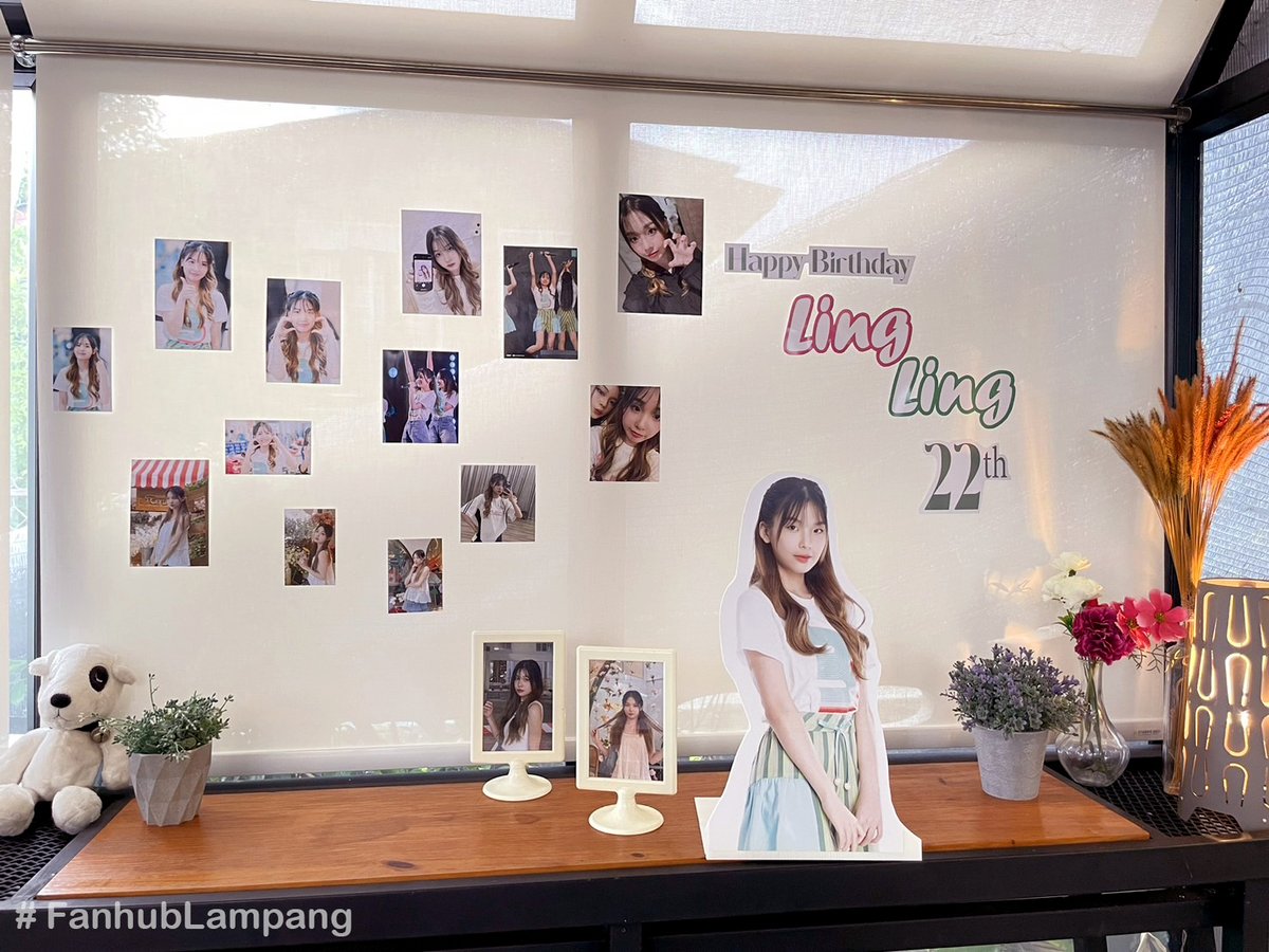 fanhublampang's tweet photo. #HappyBirthDayProject น้อง #LinglingCGM48 
MiniGallery โดย #FanHubLampang จัดที่ @LongTimeLampang  #ลำปาง ต้อนรับการเป็นสมาชิก #CGM48 ของน้องหลิงหลิงเลย  FCลำปางและใกล้เคียงแวะมาชมกันได้วันนี้ถึง 28กค.เลยนะครับ 🎂🎉🎁

#LingLing22ndHappyDay
#CGM483rdGen
#FanhubLampang https://t.co/BsPMOp9fVN