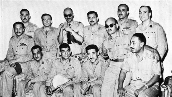 لم يئن ل"دولة #23يوليو 52" في عامها ال72 ان تغرب عن وجوهنا بظلمها وفجرها وبؤسها وفقرها وغبائها وعمالتها؟ عصابة العسكر هذه تسرق مقدرات هذا الشعب منذ عقود حتى اصبحت مصر اليوم من افقر واضعف دول العالم. علينا ان نبذل كل طاقتنا لنحرر أنفسنا ونستعيد وطننا من حكم الطغمة العسكرية الفاسدة