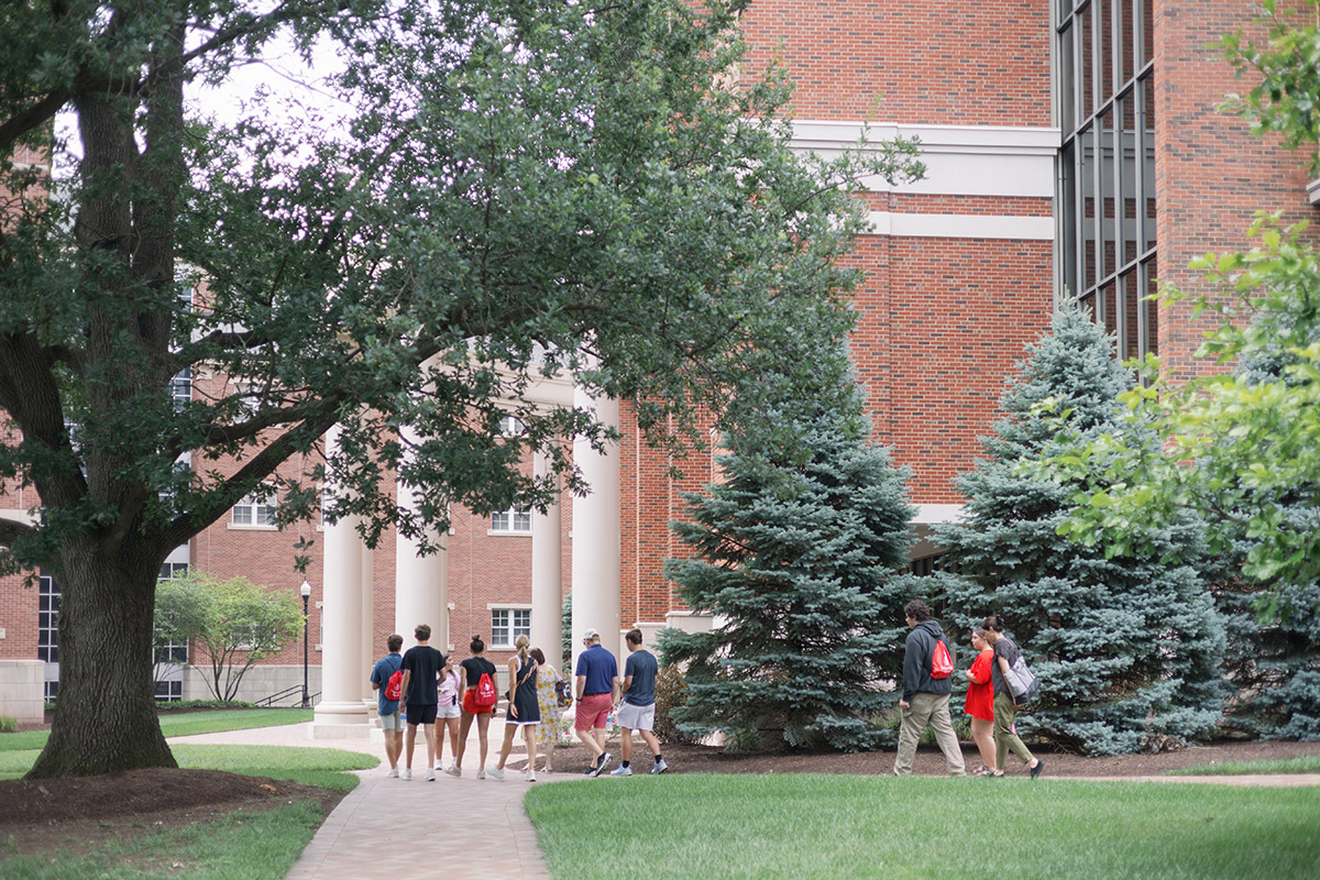 daymag's tweet photo. This week has been packed with summer campus tours with parents and students. Welcome, (hopefully) new Flyers! Hope you like it here. We sure do ... #FlyerEye πΈ: Sylvia Stahl '18 https://t.co/wlMghWC16r