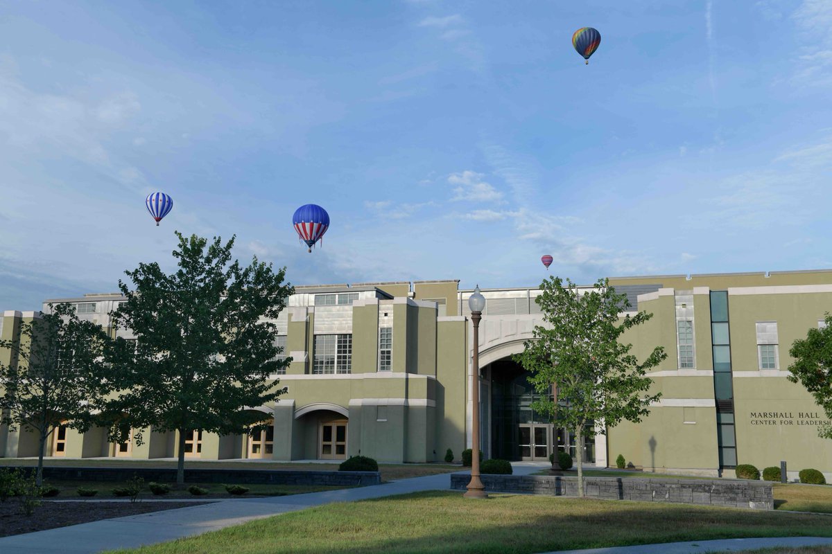 VMI1839's tweet photo. Snapshot Spotlight - A Sky Full of Balloons 🎈

Did you see the hot air balloons over post during the Balloons Over Rockbridge Festival earlier this month?

#VMIBalloonFestival #HotAirBalloons #MusicFestival #EventRecap #VMICommunity #photofriday https://t.co/yKMyjEl0C1