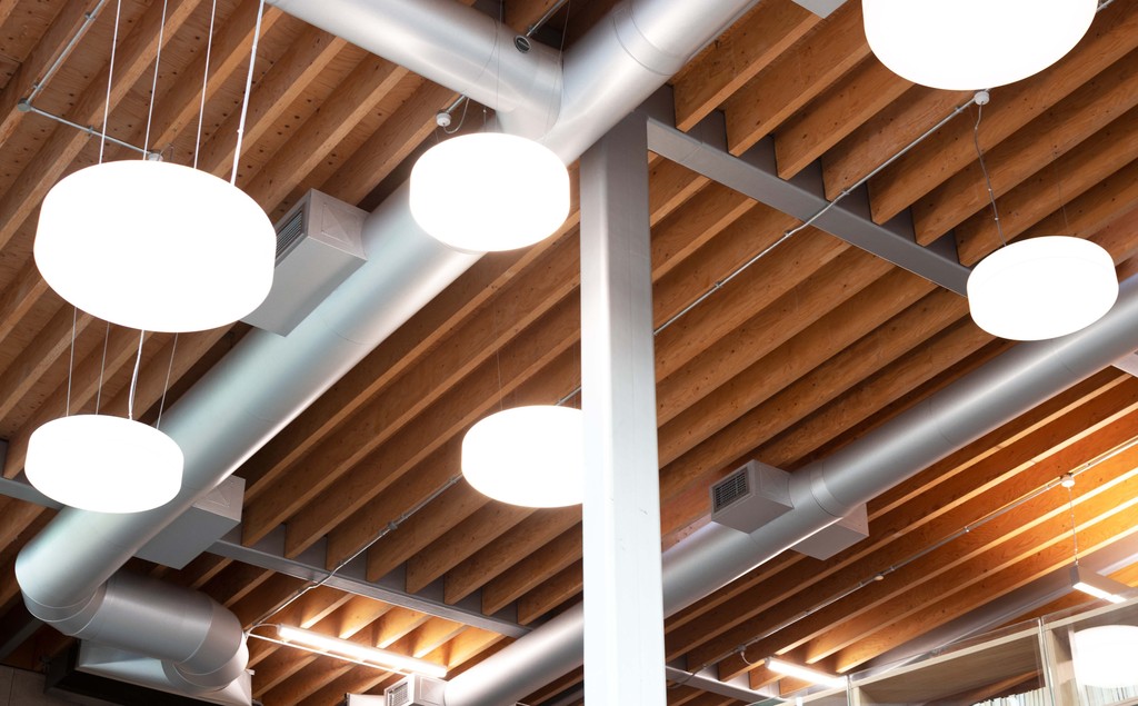 AdjayeAssoc's tweet image. The Idea Store Chrisp Street in London, UK (2004) is one of the earliest examples which uses recycled waste timber - an innovative sustainability feature at the time.

@dadjaye #timber #architecture #buildinganniversary #sustainabledesign #architecturalexcellence #adjaye #design