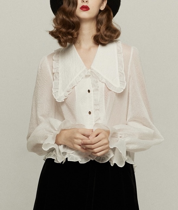 7月20日(土)お昼12時再販開始🐏 《メリーがまた嫉妬している》White