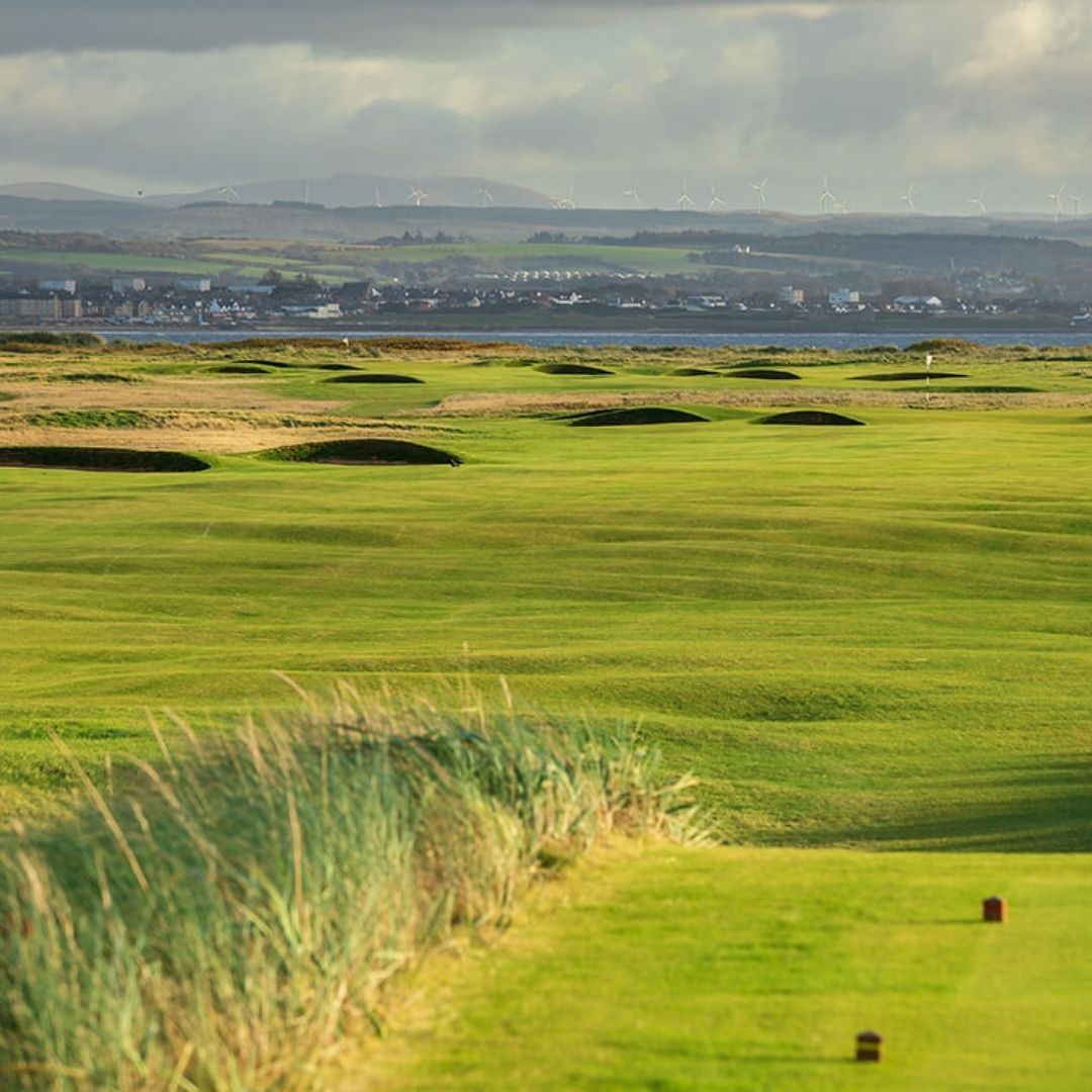 leadingcourses's tweet photo. Testing AI at Royal Troon (part 4/6): Imagine teeing off with this panorama as your backdrop. ⛳️ What course would make your golfing bucket list? Share yours with us! ⛰️🌞

#TheOpen, #RoyalTroon, #AIGolf, #GolfSim #GolfTravel #GolfLife https://t.co/3PpH8hdDzD