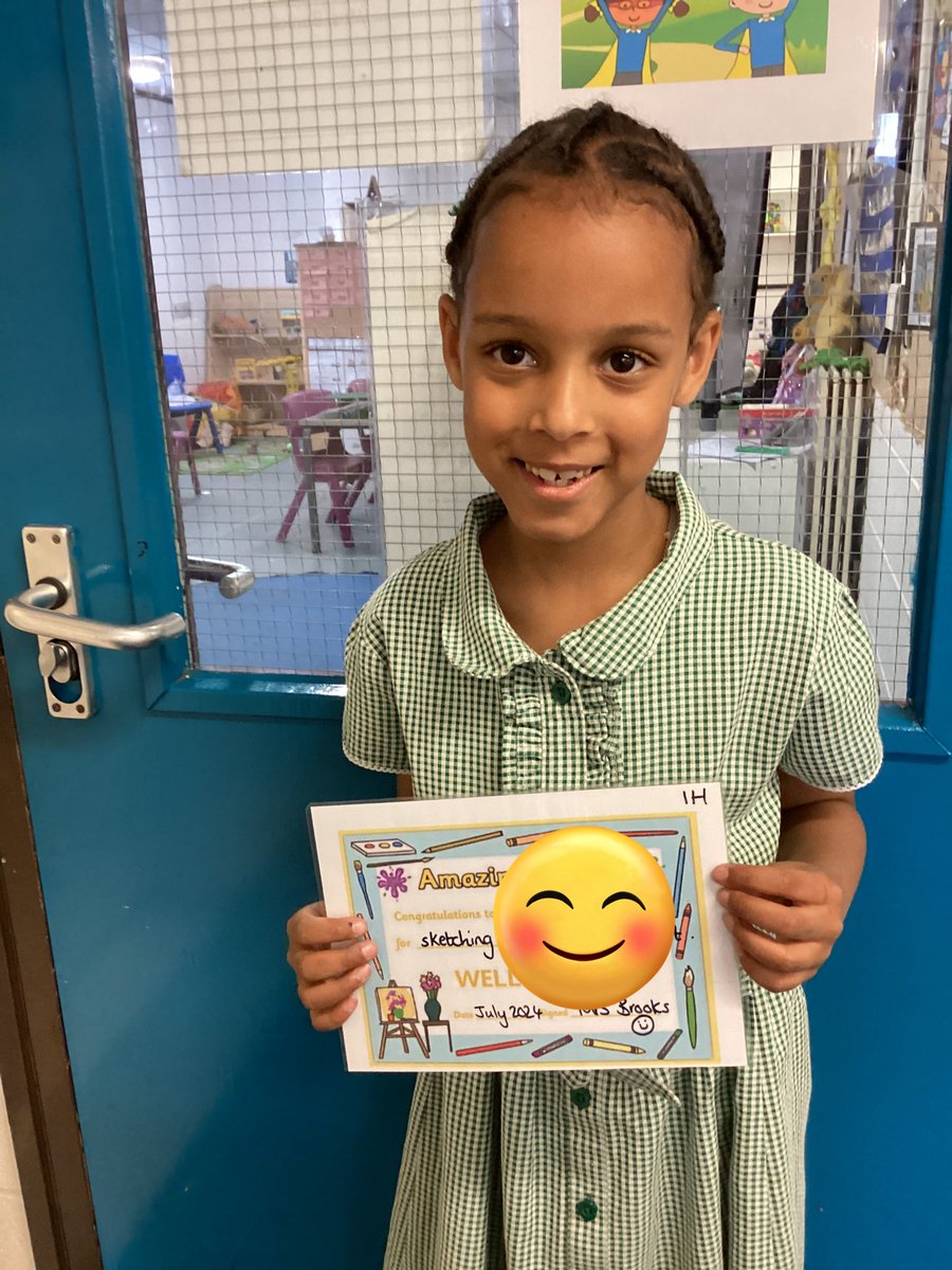 SMA_Reception's tweet photo. This terms amazing artists 🎨@StMargarets_ #SMAart The children have all completed fantastic artwork this year and I am extremely proud 🎨 https://t.co/2iKbUEzdvi