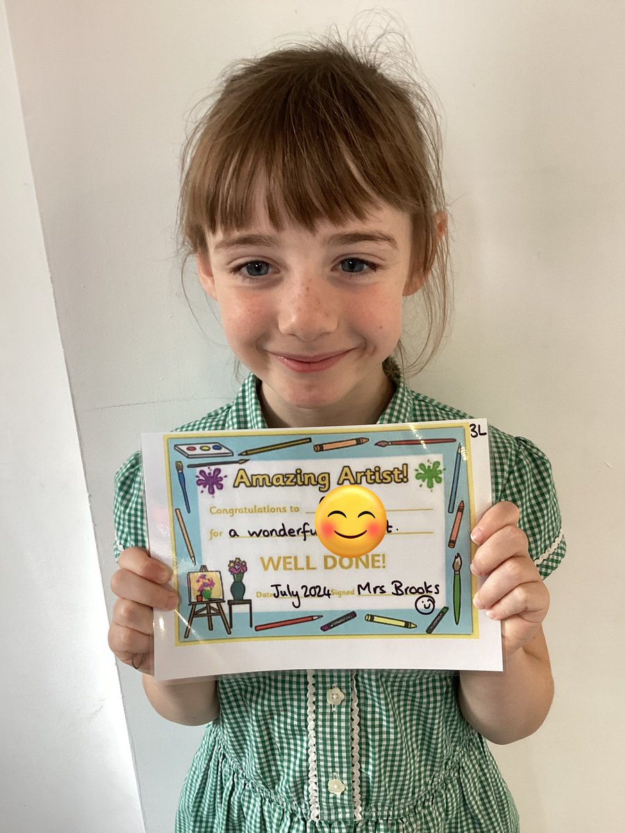 SMA_Reception's tweet photo. This terms amazing artists 🎨@StMargarets_ #SMAart The children have all completed fantastic artwork this year and I am extremely proud 🎨 https://t.co/2iKbUEzdvi