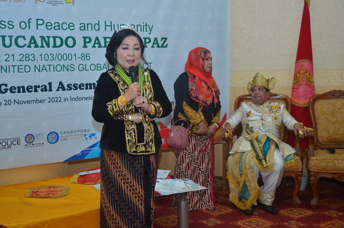 BirlandPM's tweet photo. Instituto #Educando Para A #Paz do #Brazil
General Assembly Event in Indonesia 2022,hosted by #Maharaja of #Kutai Mulawarman Kingdom @LTenggarong @KutaiPeace @BirlandPM delivering her message to the guests and participants. #Peace #peaceeducation
@birlandgov @EHaiyawi @birtawilgov