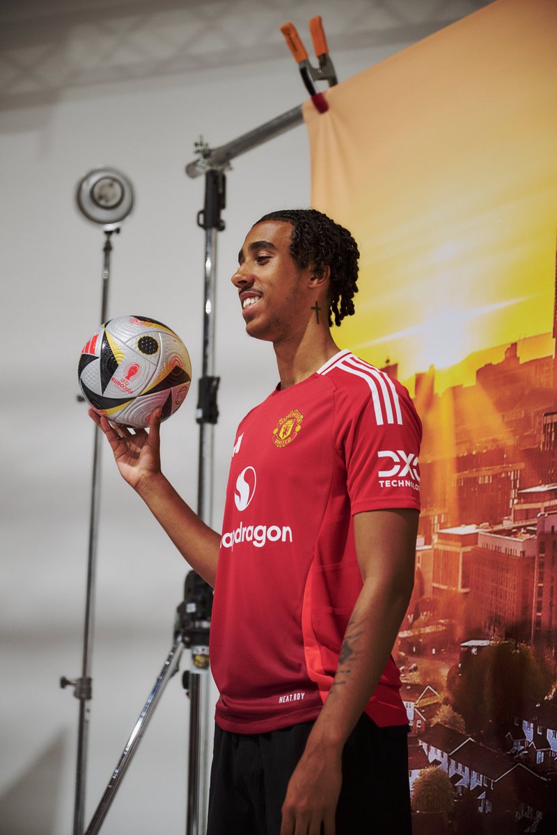 Utdsami26's tweet photo. He is Home 🔴
#MUFC https://t.co/vcDPy1D9vQ