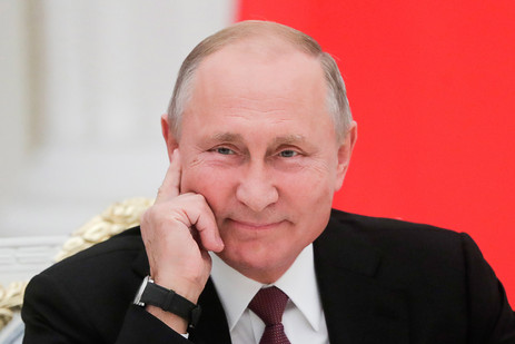 The "Global" Tech Crisis isn't affecting Russia. 

Real Independence has its benefits.