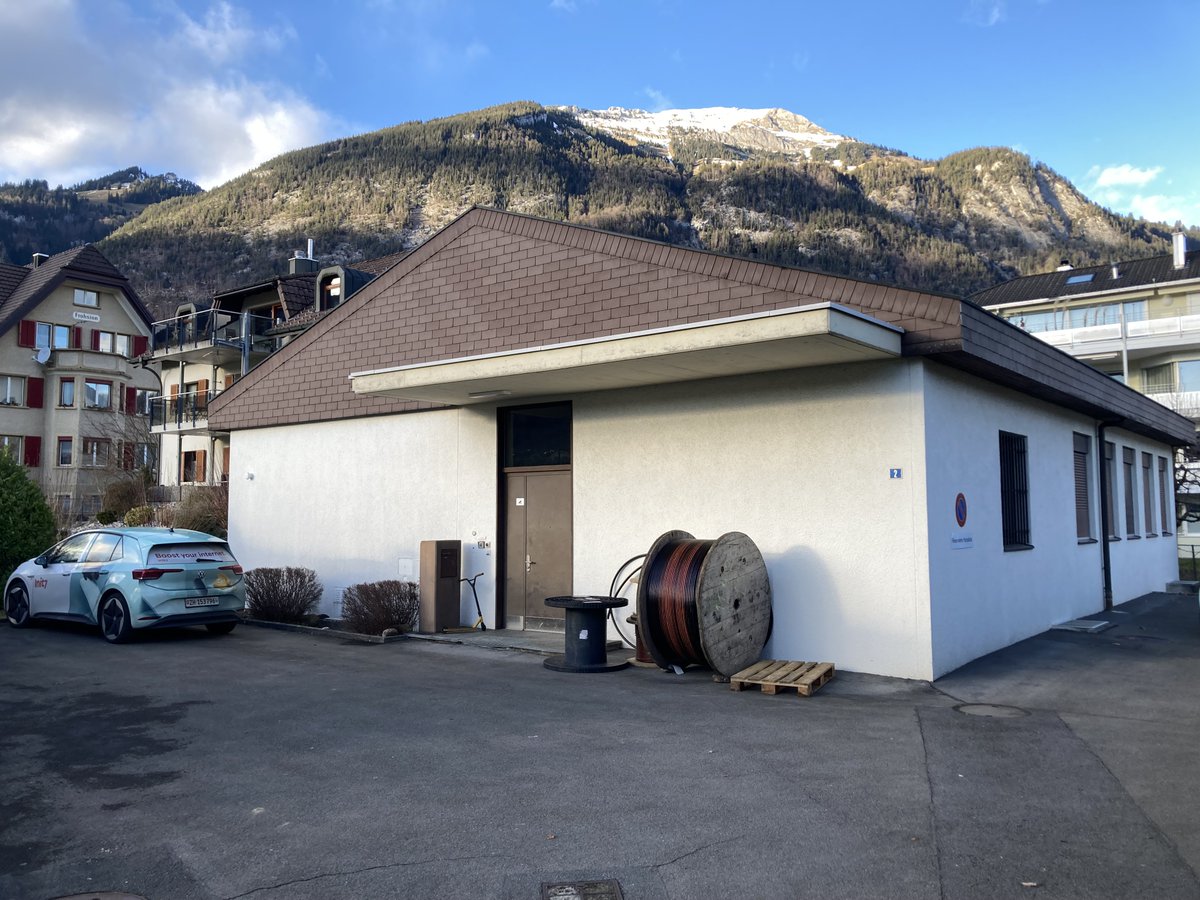 init7's tweet photo. Unsere neuen #PoPs sind live 💥:
-670MAR #Marly
-710ALP #Alpnach
-710STA #Stans
-710SAN #Sarnen
-720ARE #Areuse
-720EPL #Eplatures
-720CHF #La Chaux-de-Fonds
-720LLO #Le Locle
-730OBF #Oberentfelden
Alle geplanten und aktiven PoPs findet ihr auch unter https://t.co/Kq14Al5A32. https://t.co/Ch6osHzliu