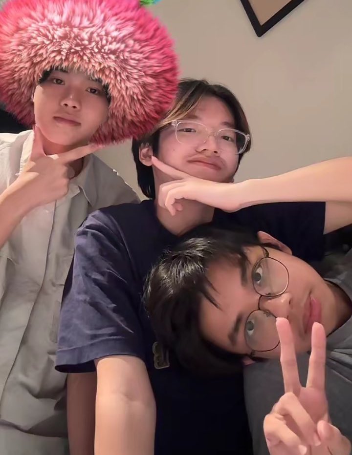 chaovampz's tweet photo. To think #trionus bakal jadi duonus next match karna yang maju either kevin-axel or kevin-sandy breaks my heart so much😭💔 #sandy #axelots #kevin https://t.co/NE1gIyMe9q