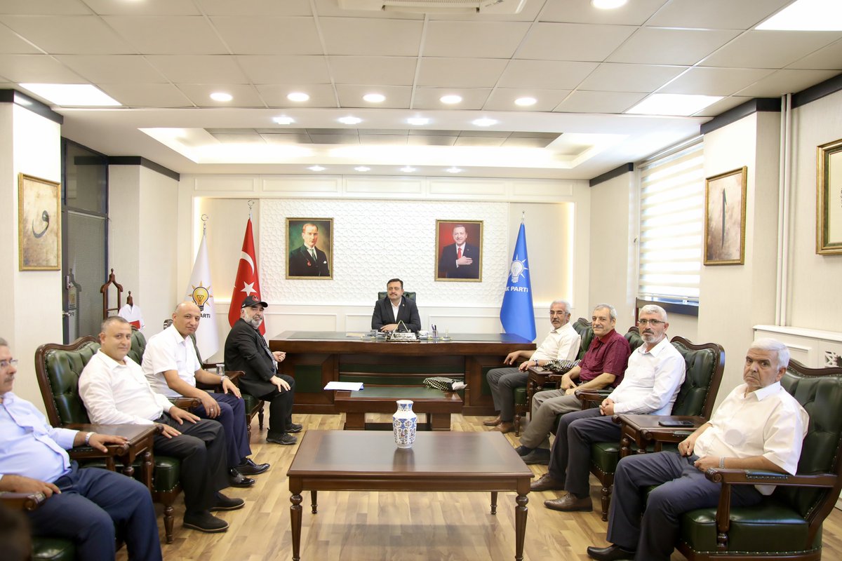 AKPartiG_Antep's tweet photo. Gaziler ve Şehit Aileleri Vakfı Gaziantep Şubesi Başkanı Sayın Mehmet Yeter ve yönetim kurulu üyeleri, İl Başkanımız Sayın Fatih Muhaddis Fedaioğlu’na hayırlı olsun ziyaretinde bulundu. 

Sayın Mehmet Yeter ve yönetimine nazik ziyaretleri adına teşekkürlerimizi sunuyoruz. 

Vatan uğruna canını vermekten kaçınmayan tüm gazilerimize minnettarız. 

@RTErdogan 
@erkankandemir 
@fmfedaioglu 
@Akparti