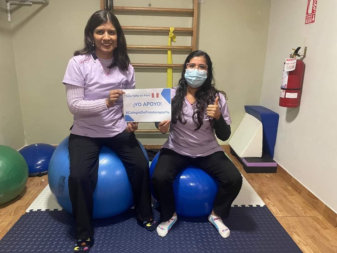 ASPEFISIO's tweet photo. Apoyo a la creación del:
📝 "COLEGIO DE FISIOTERAPEUTAS DEL PERÚ"
🏥 Agradecemos al Centro de  FISIOTERAPIA de Surco, a cargo de Lic Yuri Mendoza 
#ColegioDeFisioterapiaYa
#Colegiodefisioterapia
#colegiodefisioterapiaperu
#ASPEFISIO #desde1955 #worldphysiotherapy https://t.co/Hycj3sDU64