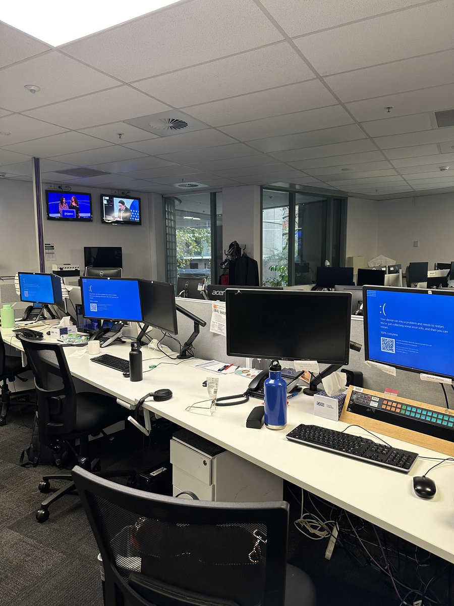 Behind the scenes at ABC news channel! 
Big white board 🤝 Global IT outage