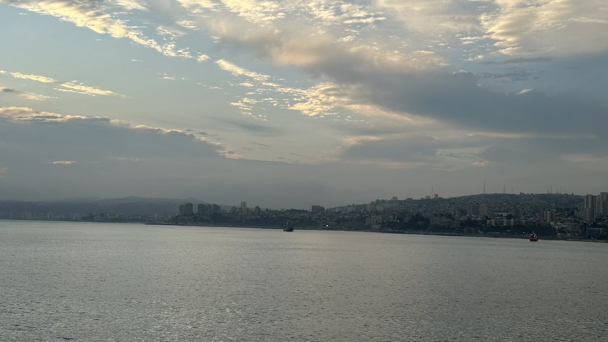 Angelo_meteo's tweet photo. Hola amigos, #Valparaíso #valp #Vina amanecen con abundante nubosidad, una temperatura 10.1°C y viento 6 Km/H. https://t.co/3z3FFlKmYU