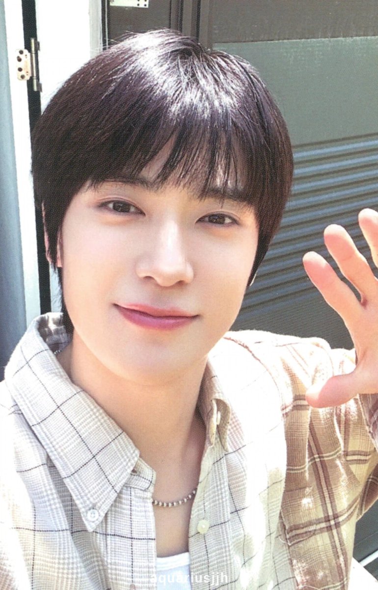 aquariusjjh's tweet photo. [DO NO CROP &amp; EDIT] [WALK : ON THE BEAT] 팝업 MD 포토카드 스캔 #재현 #JAEHYUN #ジェヒョン

▪️티셔츠 포카 White Ver.
▪️가방 포카 https://t.co/xANhRZesQo