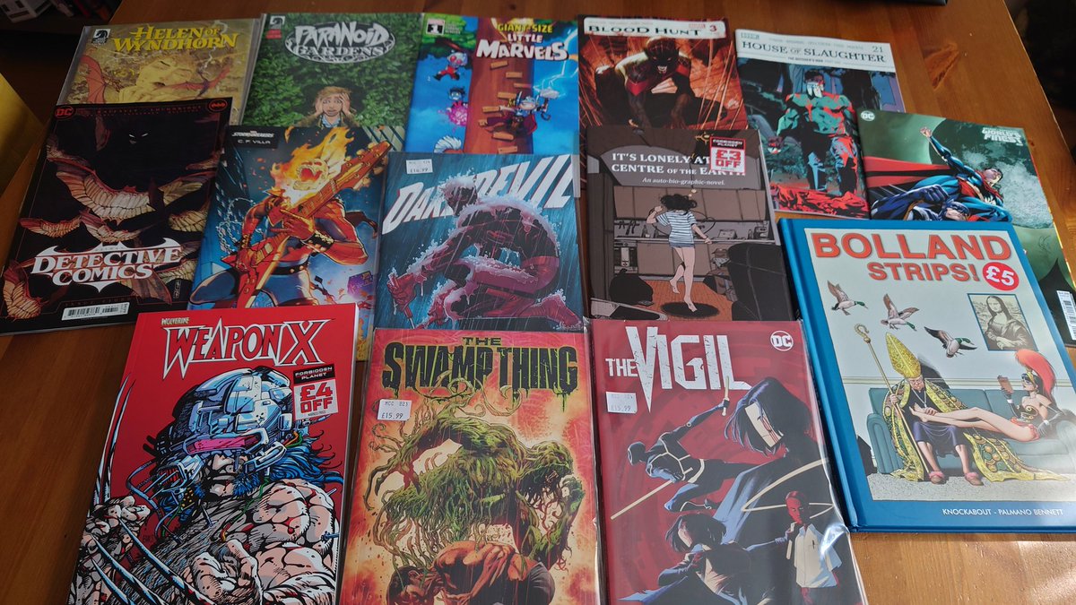 amelsvoort_theo's tweet image. Back from a couple of days in London, had a blast! Saw the sights, ate at the Sherlock Holmes Pub, and also did some comic book shopping.
When in London I have to buy something by @therightram 😊
Also got a book by @zoethorogood (long overdue) and a great Bolland collection!💂😃