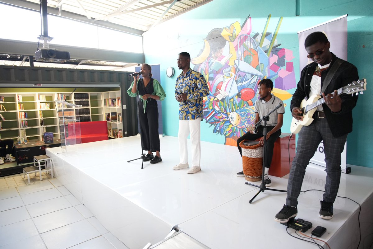 BeFreeYouth's tweet photo. Today at the #BeFree Youth Campus, we hosted @Lupita_Nyongo, @debeersgroup Global Ambassador for Natural Diamonds, for a STEM-centred event. The event aimed to promote Science, Technology, Engineering &amp; Maths services &amp; programmes available at the Campus &amp; in Namibia.🇳🇦 https://t.co/1UYkPz6iwW