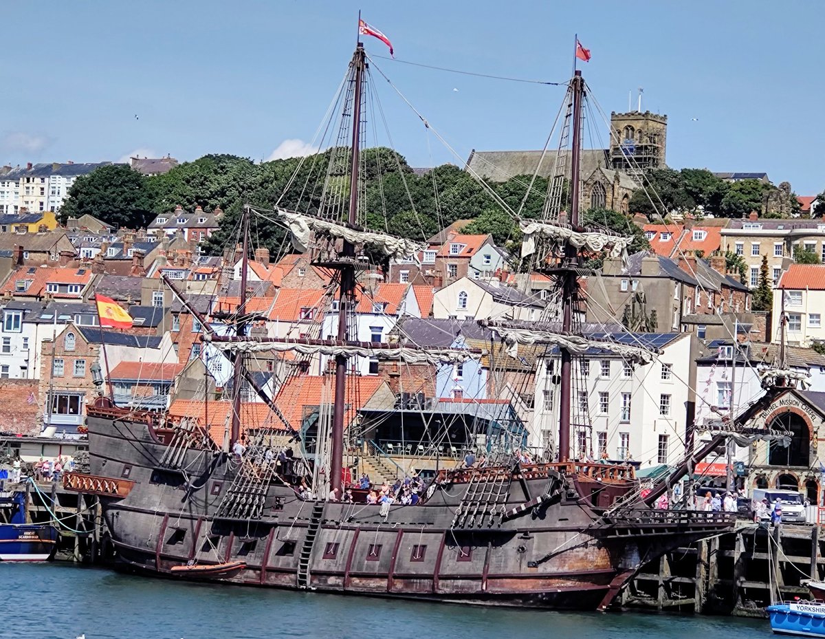 rjefoster's tweet photo. The 160ft Galeon Andalucia, a replica Spanish galleon built in 2009, moored at Scarborough today. #GaleonAndalucia #Scarborough #SpanishGalleon #floatingmuseum #Yorkshire https://t.co/PJ5DO23jum