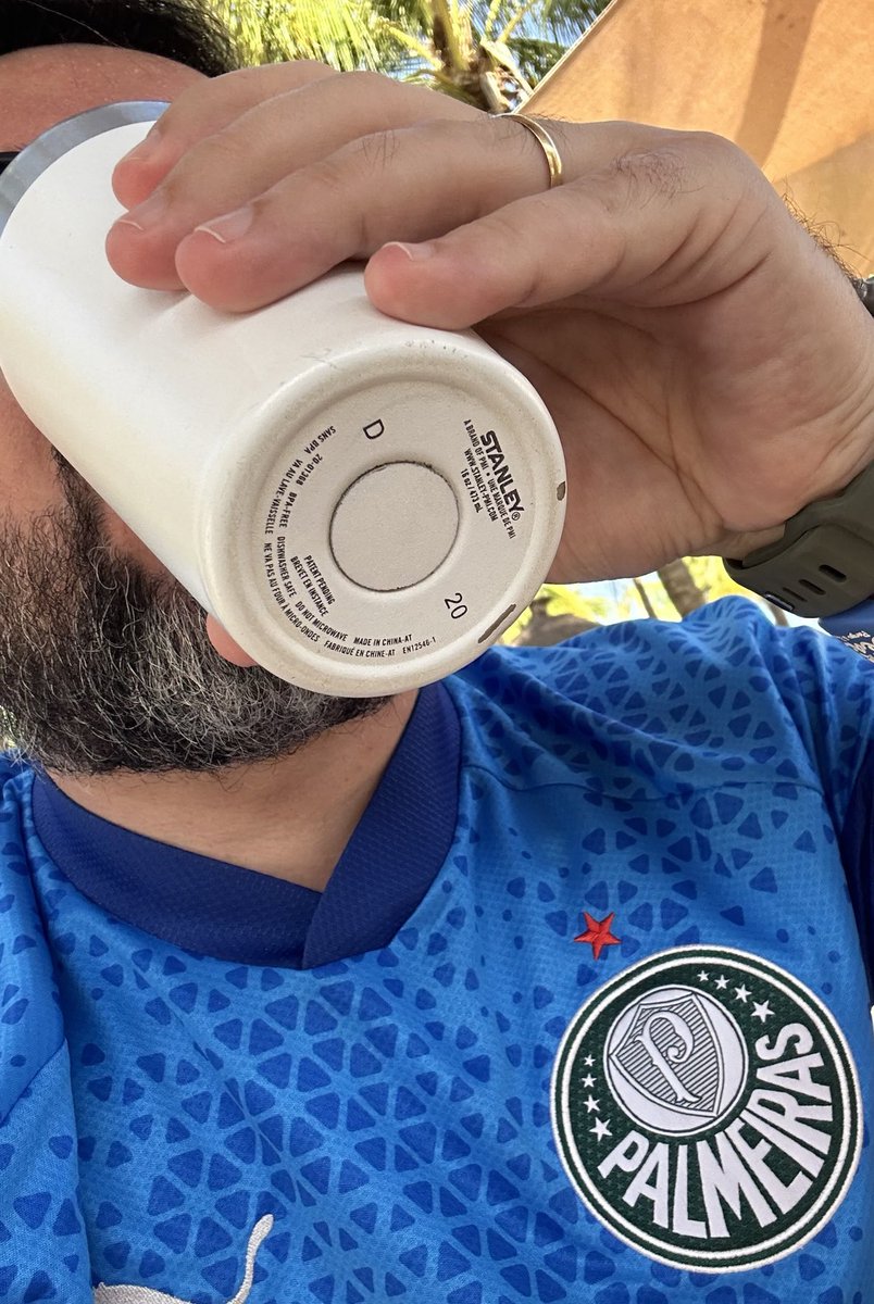 rezende_verde's tweet photo. Aqui sextou… aproveitem o lazer com a família!
🇳🇬🍺🔥
#AvantiPalestra #Foco #Breja https://t.co/gLNLn4spu2