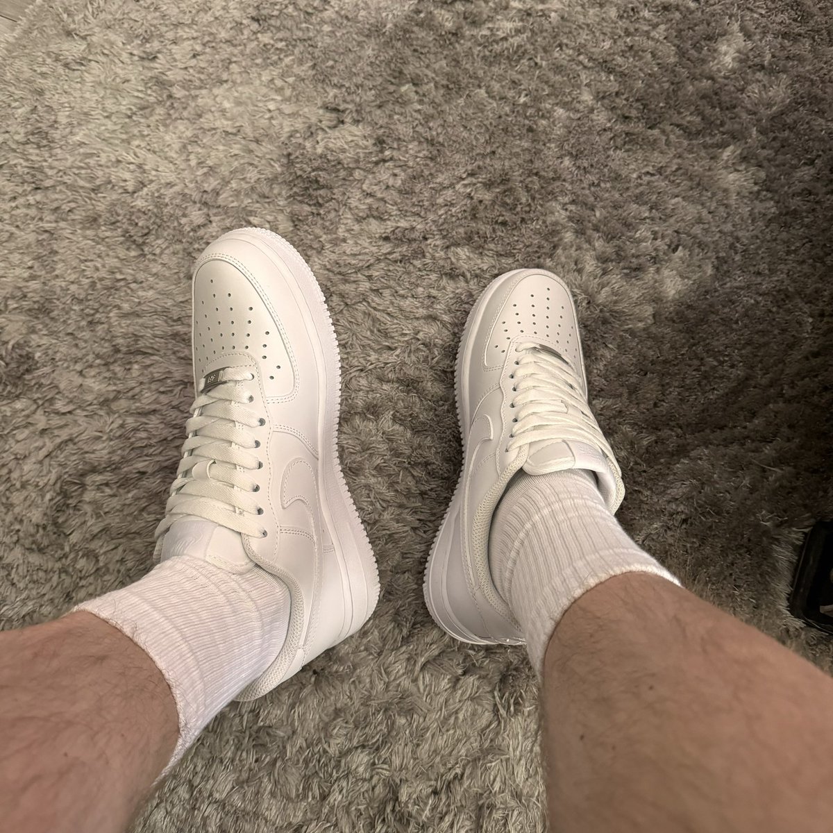 Maxou7552's tweet photo. Une #merde à dominer et à faire Dépouiller comme une #sousmerde ? 

Un bon #moneyslave de dispo ! 

#Larbin #Nike #Tn #Findom #toutou https://t.co/zGiDe3PspQ