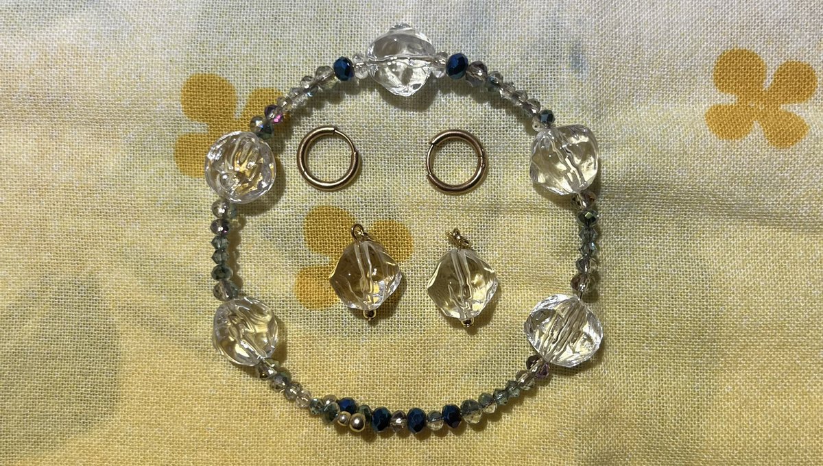 BlS19407's tweet photo. 素粒水ビーズアクセサリー💎作っちゃった💕
汗を感覚が違うかも？めっちゃ汗出るのにサラサラしてる感じがしました💦 https://t.co/hkgZOEH9sH