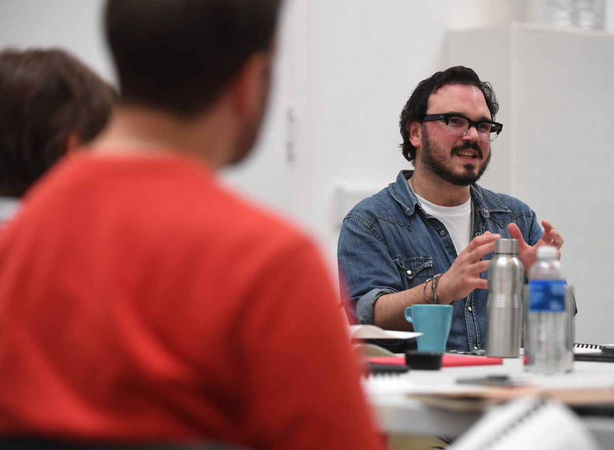 NTSonline's tweet image. 🐇 THE FIFTH STEP IN ROCKVILLA 🐇

Great to have Jack Lowden &amp;amp; Sean Gilder in our HQ for a read-through of David Ireland’s grimly comic &amp;amp; provocative new play, The #FifthStep, directed by Finn den Hertog

📷 James Chapelard