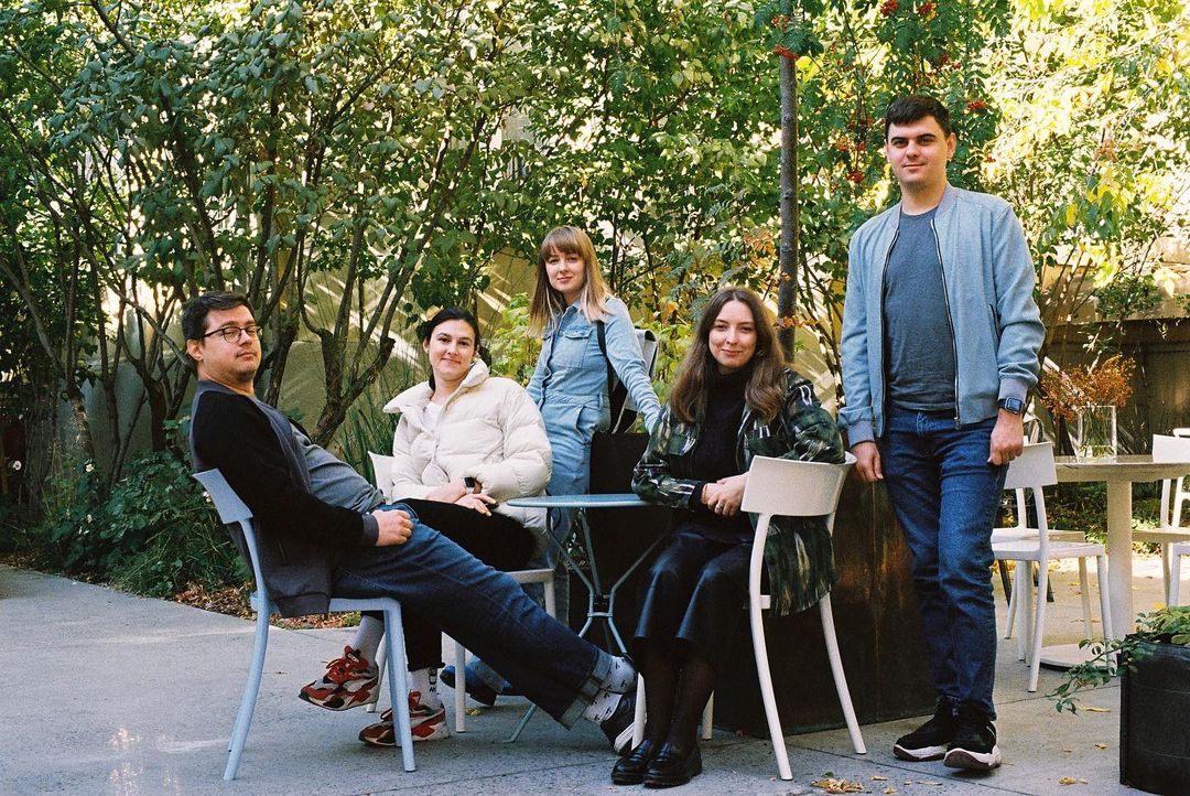 Марсиане снова приоткрывают найм фронтов.

Но в этом раз ищем сразу сильных. Кто уже может:
1. Поговорить на английском с клиентом про бизнес, а не технологии.
2. Разобраться в их бизнесе и придумать архитектуру для решения этих бизнес задачи.

career.habr.com/vacancies/1000…

Взамен: